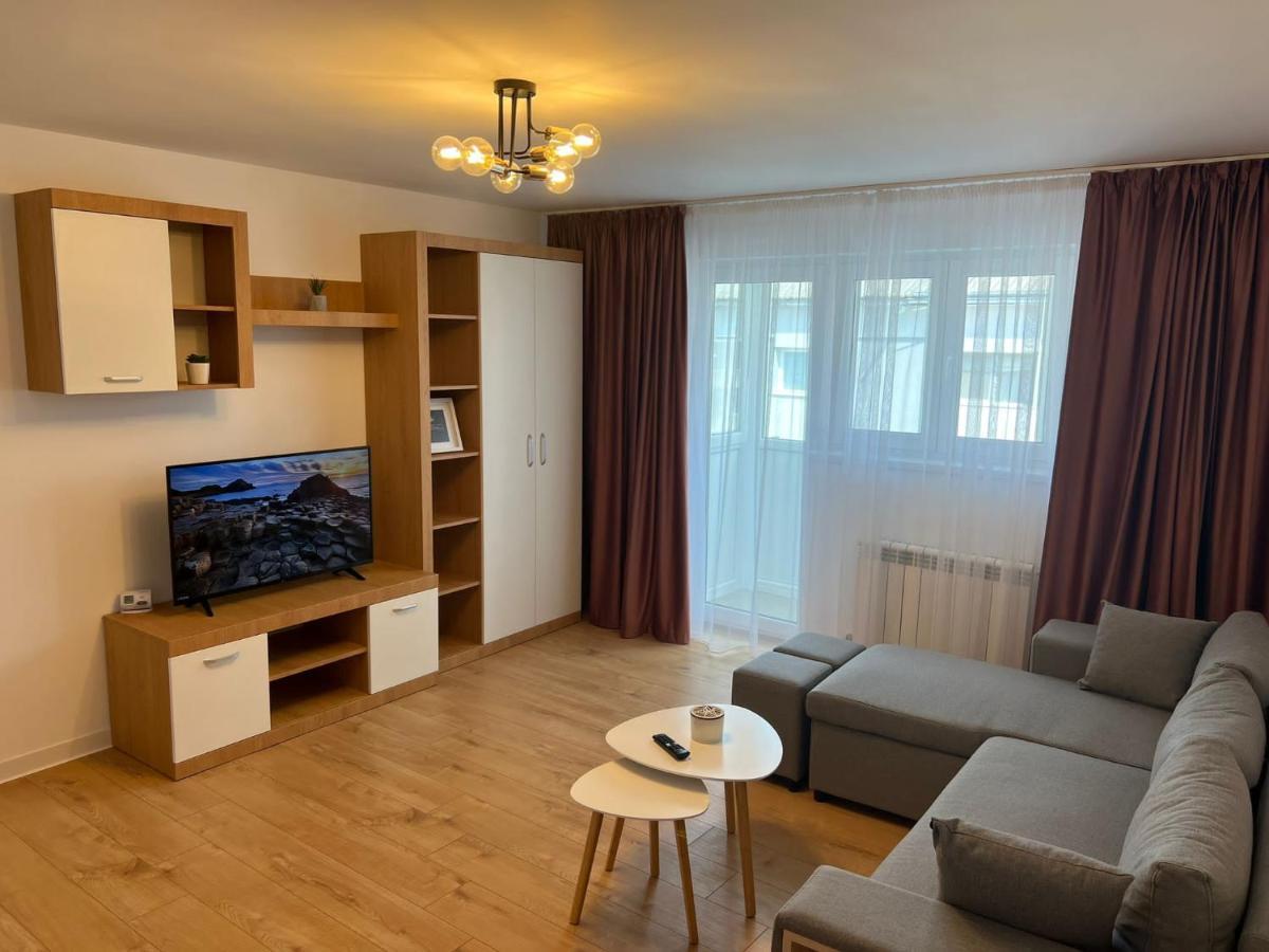 Sunny Apartment In Suceava Eksteriør billede